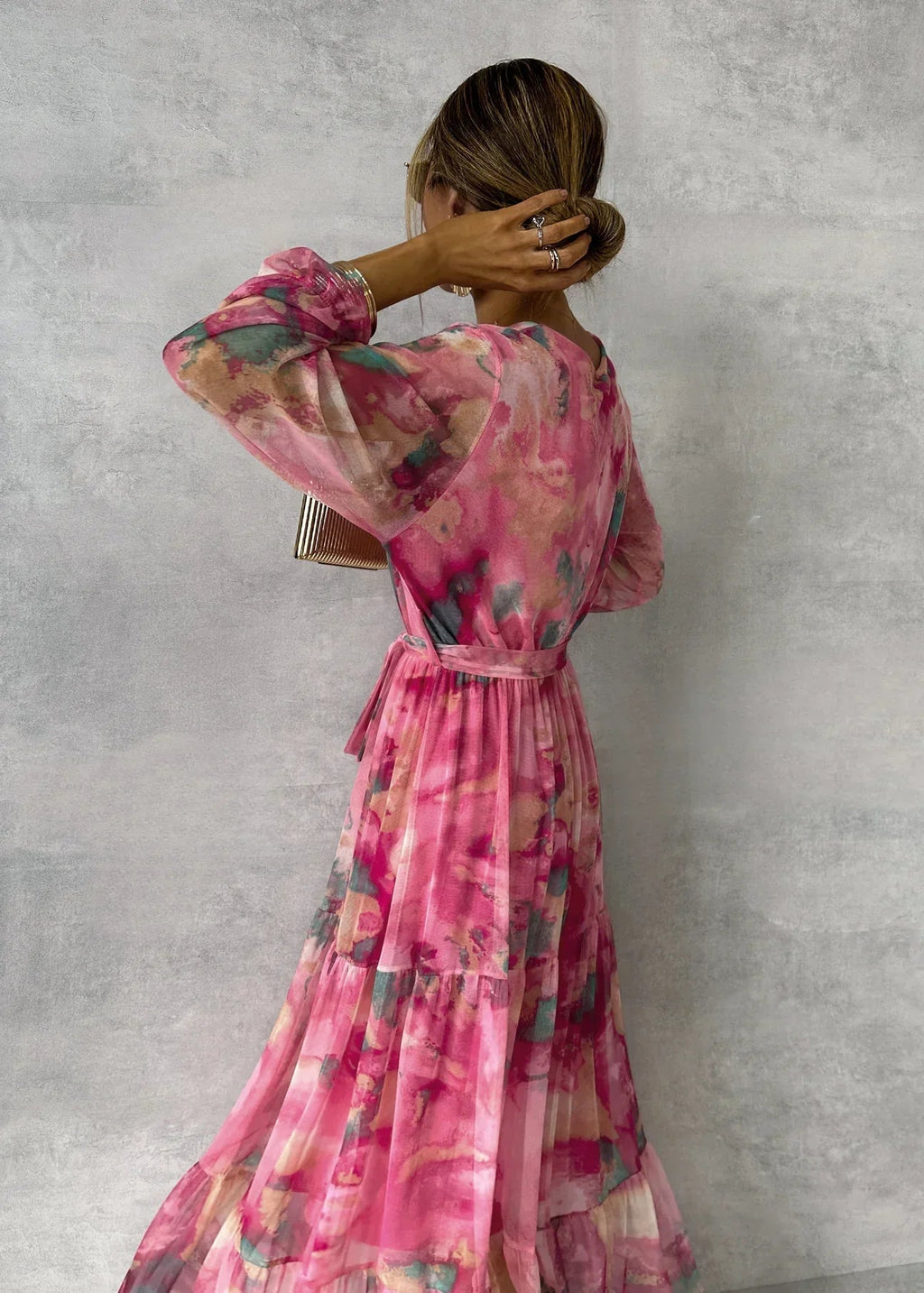 Hazel | Vestido floral de corte cruzado.